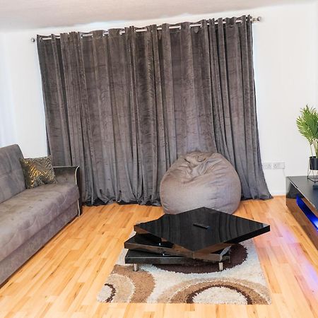 فيلا Cosy 2 Bed With Parking Near Piccadilly, Etihad Stadium And Coop Live Sleeps Up To 5 مانشستر المظهر الخارجي الصورة