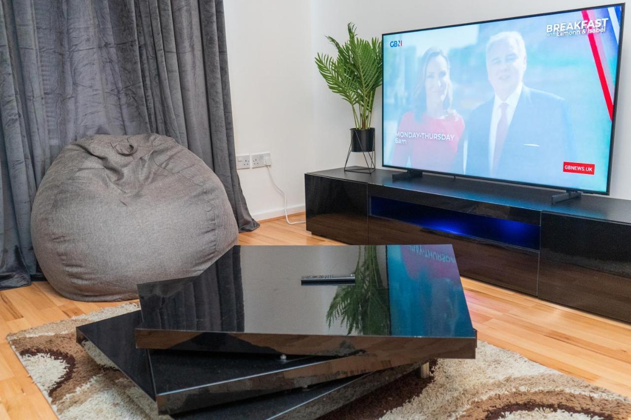 فيلا Cosy 2 Bed With Parking Near Piccadilly, Etihad Stadium And Coop Live Sleeps Up To 5 مانشستر المظهر الخارجي الصورة